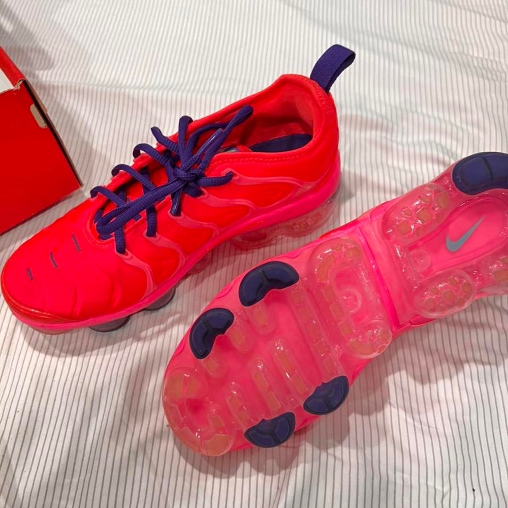 Women air vapor plus only worn once with original box